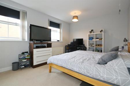 3 bedroom Town house for sale in George Street, Melbourne, DE73