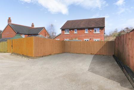 3 bedroom Semi-detached house for sale in Kiln Close, Ashby-De-, Lount, LE65