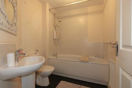 3 bedroom Semi-detached house for sale in Kiln Close, Ashby-De-, Lount, LE65