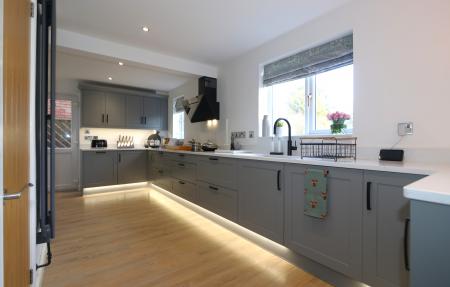 4 bedroom Detached house for sale in Main Street, Osgathorpe, LE12