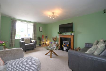 3 bedroom Semi-detached house for sale in Millfield Close, Ashby-De-La-Zouch, LE65