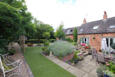 5 bedroom Barn Conversion for sale in Nottingham Road, Lount, Ashby-De-La-Zouch, LE65