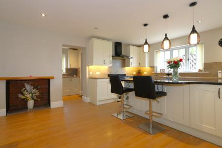 4 bedroom Detached house for sale in School Lane, Newbold Coleorton, LE67