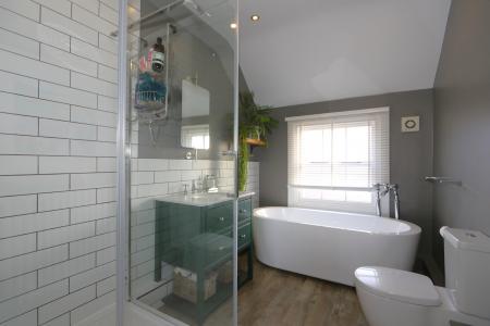 3 bedroom Terraced House for sale in Wood Street, Ashby-De-La-Zouch, LE65