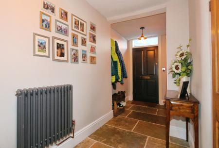 3 bedroom Terraced House for sale in Wood Street, Ashby-De-La-Zouch, LE65
