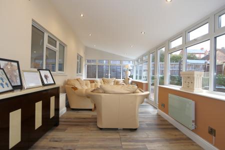 5 bedroom Detached house for sale in Hazel Close, Measham, DE12