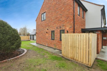 4 bedroom Semi-detached house for sale in Nettlefold Crescent, Melbourne, DE73