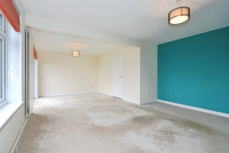 3 bedroom Detached house for sale in Beaumont Avenue, Ashby-De-La-Zouch, LE65