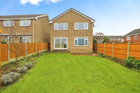 3 bedroom Detached house for sale in Beaumont Avenue, Ashby-De-La-Zouch, LE65