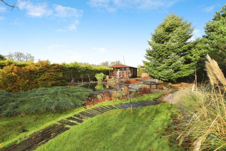 6 bedroom Detached house for sale in Leicester Road, New Packington, Ashby-De-La-Zouch, LE65