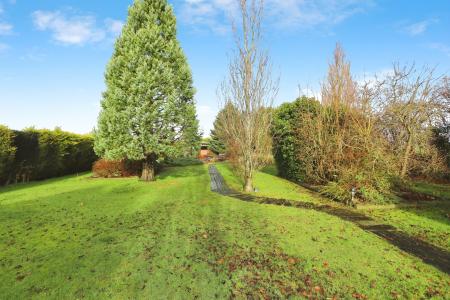 6 bedroom Detached house for sale in Leicester Road, New Packington, Ashby-De-La-Zouch, LE65