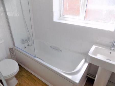 2 bedroom End of terrace house for sale in Langdale Grove, Bingham, Nottingham