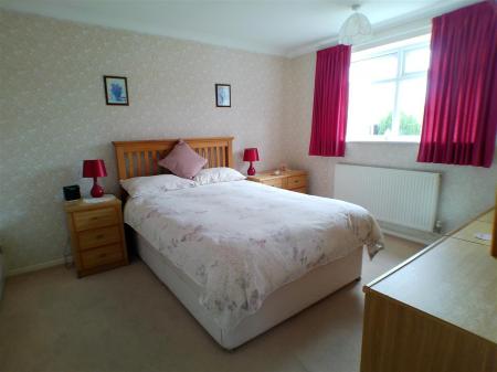 2 bedroom Detached bungalow for sale in Glendoe Grove, Bingham