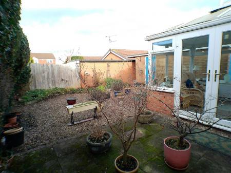 2 bedroom Detached bungalow for sale in Glendoe Grove, Bingham, Nottingham