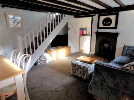 2 bedroom Cottage for sale in Kneeton Road, East Bridgford, Nottingham