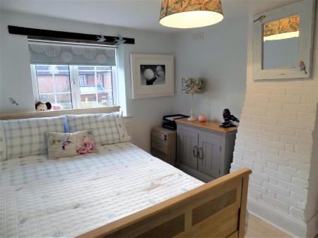 2 bedroom Cottage for sale in Kneeton Road, East Bridgford, Nottingham