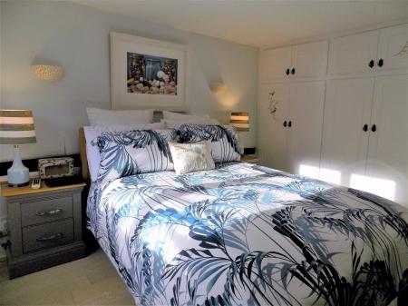 2 bedroom Cottage for sale in Kneeton Road, East Bridgford, Nottingham