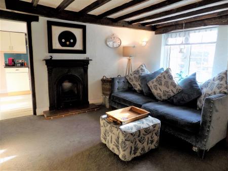 2 bedroom Cottage for sale in Kneeton Road, East Bridgford, Nottingham