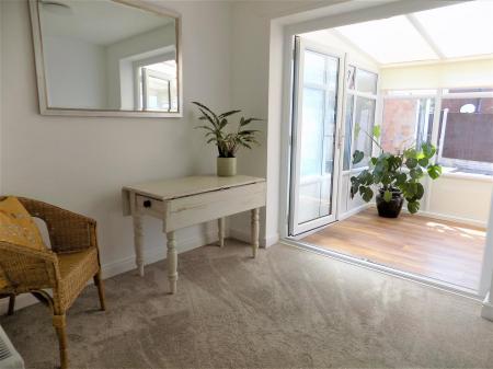 2 bedroom Bungalow for sale in Wychwood Road, Bingham, Nottingham