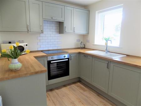 2 bedroom Bungalow for sale in Wychwood Road, Bingham, Nottingham