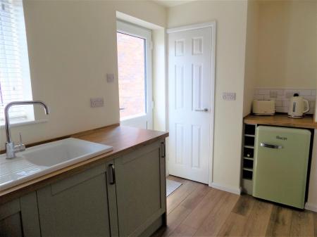 2 bedroom Bungalow for sale in Wychwood Road, Bingham, Nottingham