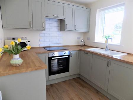 2 bedroom Bungalow for sale in Wychwood Road, Bingham, Nottingham
