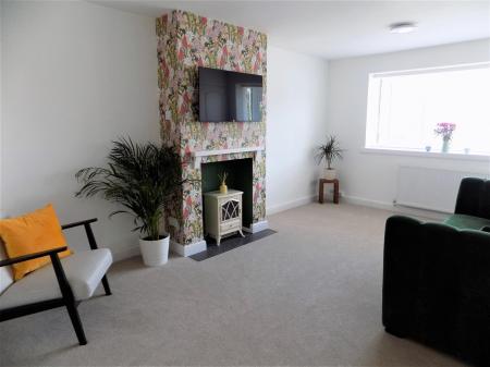 2 bedroom Bungalow for sale in Wychwood Road, Bingham, Nottingham
