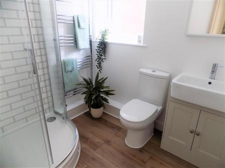2 bedroom Bungalow for sale in Wychwood Road, Bingham, Nottingham