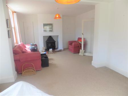 4 bedroom Semi-detached house for sale in Main Street, Hoveringham, Nottingham