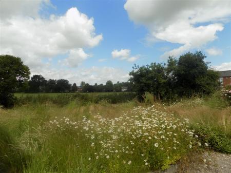 4 bedroom Semi-detached house for sale in Main Street, Hoveringham, Nottingham