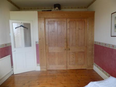 4 bedroom Semi-detached house for sale in Main Street, Hoveringham, Nottingham