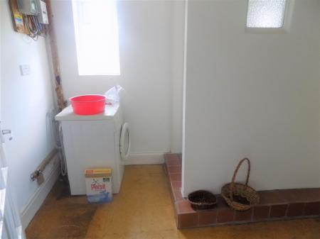 4 bedroom Semi-detached house for sale in Main Street, Hoveringham, Nottingham