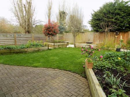 4 bedroom Detached house for sale in Lime Grove, Bottesford, Nottingham