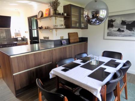 4 bedroom Detached house for sale in Lime Grove, Bottesford, Nottingham