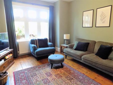 4 bedroom Character Property for sale in Saxondale Drive, Upper Saxondale, Radcliffe-On-Trent, Nottingham
