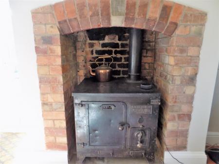 4 bedroom Character Property for sale in Saxondale Drive, Upper Saxondale, Radcliffe-On-Trent, Nottingham