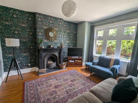 4 bedroom Character Property for sale in Saxondale Drive, Upper Saxondale, Radcliffe-On-Trent, Nottingham