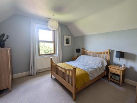4 bedroom Character Property for sale in Saxondale Drive, Upper Saxondale, Radcliffe-On-Trent, Nottingham