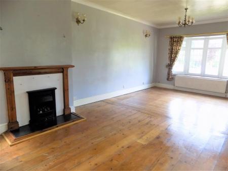 3 bedroom Detached house for sale in Nottingham Road, Bingham, Nottingham