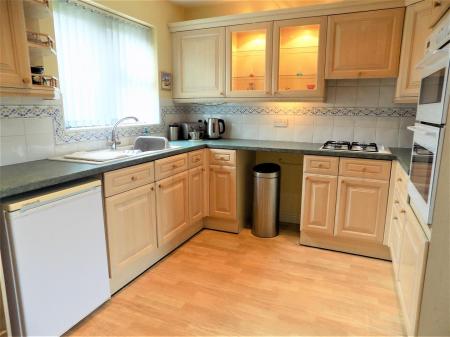 3 bedroom Bungalow for sale in Long Acre East, Bingham, Nottingham