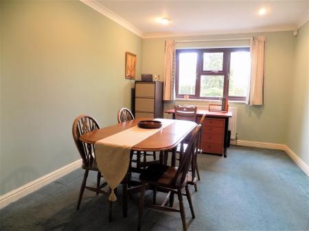 3 bedroom Bungalow for sale in Long Acre East, Bingham, Nottingham