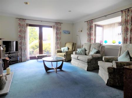 3 bedroom Bungalow for sale in Long Acre East, Bingham, Nottingham