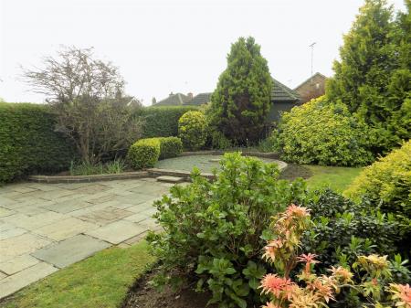 3 bedroom Bungalow for sale in Long Acre East, Bingham, Nottingham