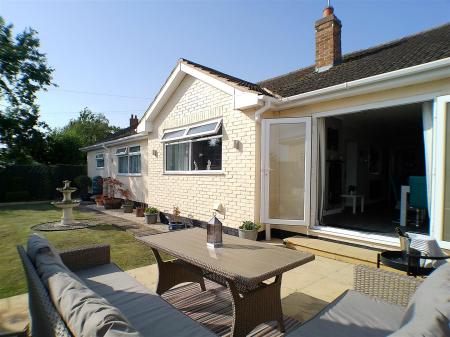 3 bedroom Detached bungalow for sale in Church Street, Granby