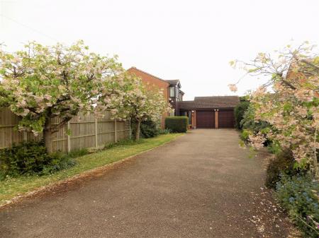 4 bedroom Detached house for sale in Riverside Walk, Bottesford