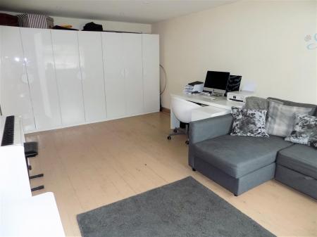 4 bedroom Detached house for sale in Inholms Gardens, Flintham