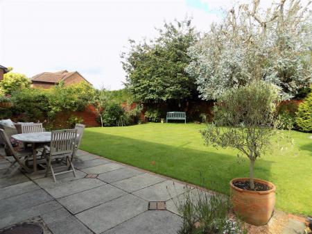 4 bedroom Detached house for sale in Barkestone Lane, Bottesford