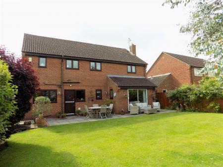 4 bedroom Detached house for sale in Barkestone Lane, Bottesford