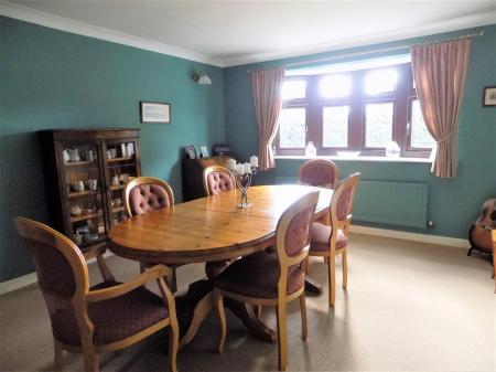 4 bedroom Detached house for sale in Barkestone Lane, Bottesford