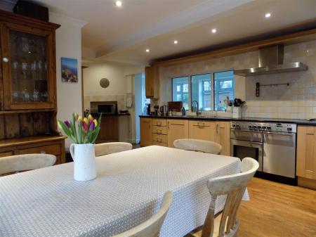 5 bedroom Detached house for sale in Pinfold Lane, Bottesford